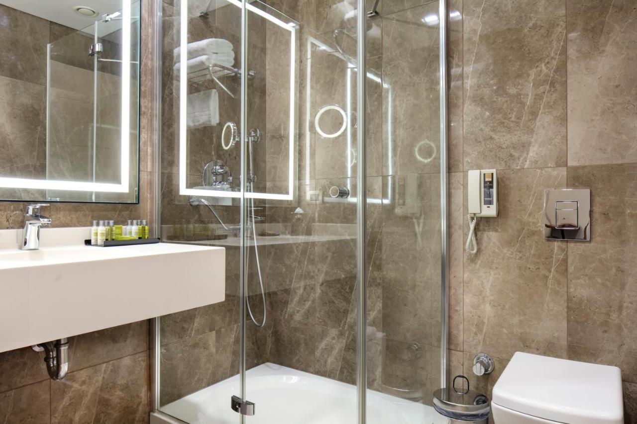 Doubletree By Hilton Istanbul Atasehir Hotel & Conference Centre エクステリア 写真