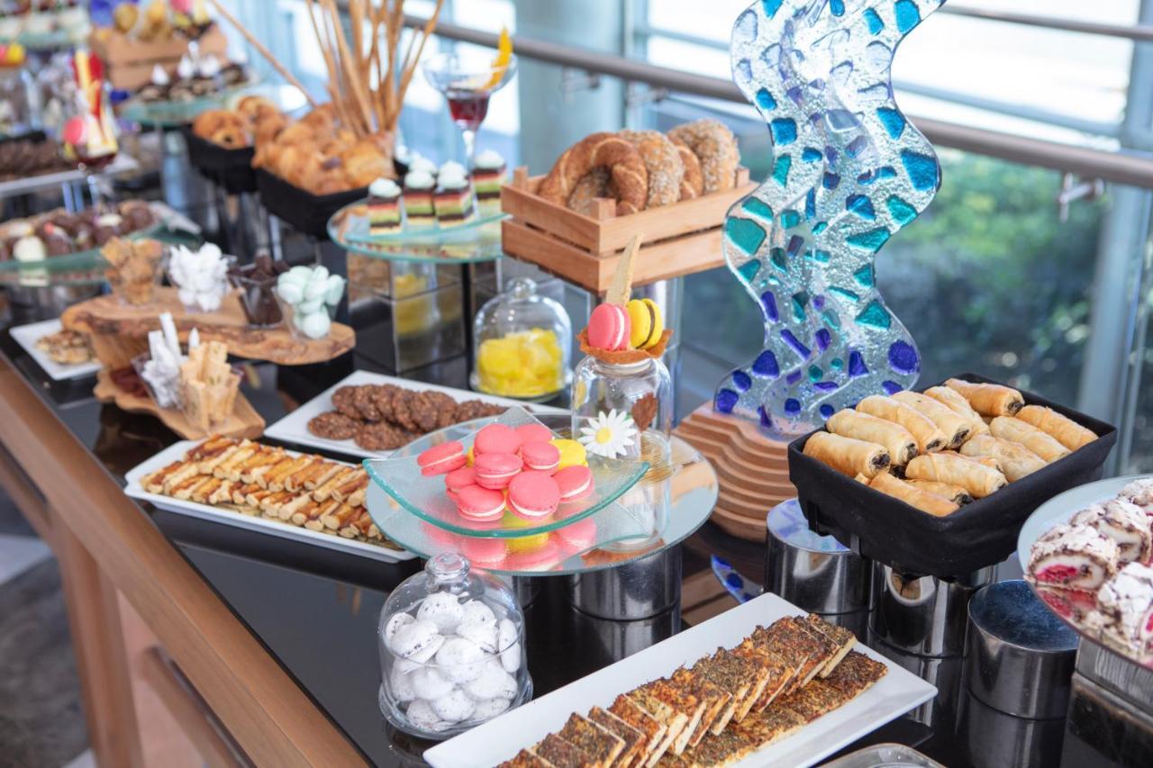 Doubletree By Hilton Istanbul Atasehir Hotel & Conference Centre エクステリア 写真