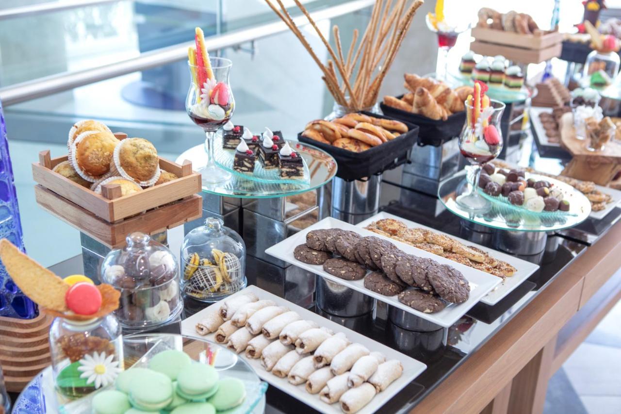 Doubletree By Hilton Istanbul Atasehir Hotel & Conference Centre エクステリア 写真